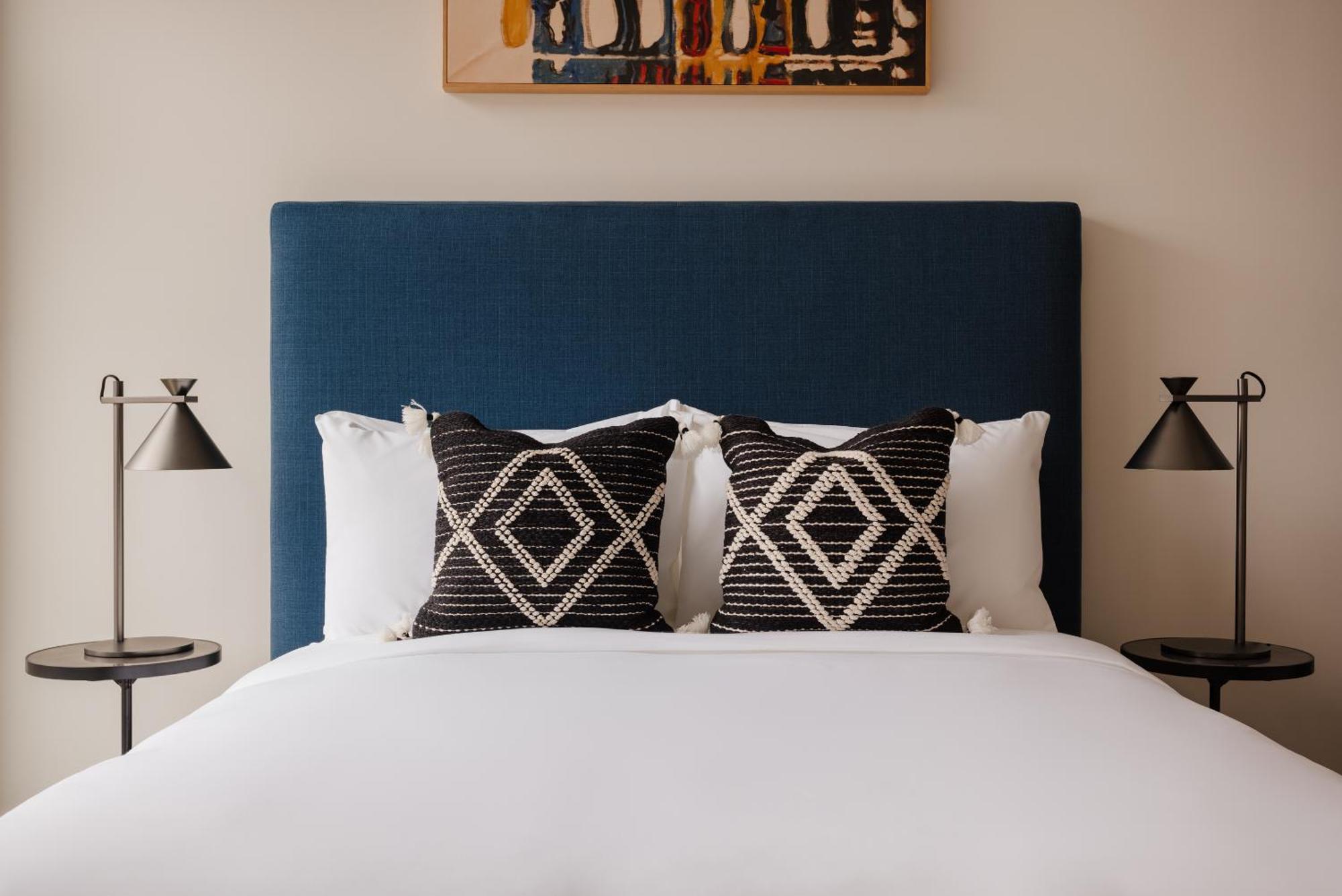Onyx, Sonder Apartments Philadelphia Room photo